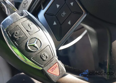 2015 Mercedes-Benz Ml 350 4Matic z USA, uszkodzony, nr VIN 4JGDA5HB6FA618830